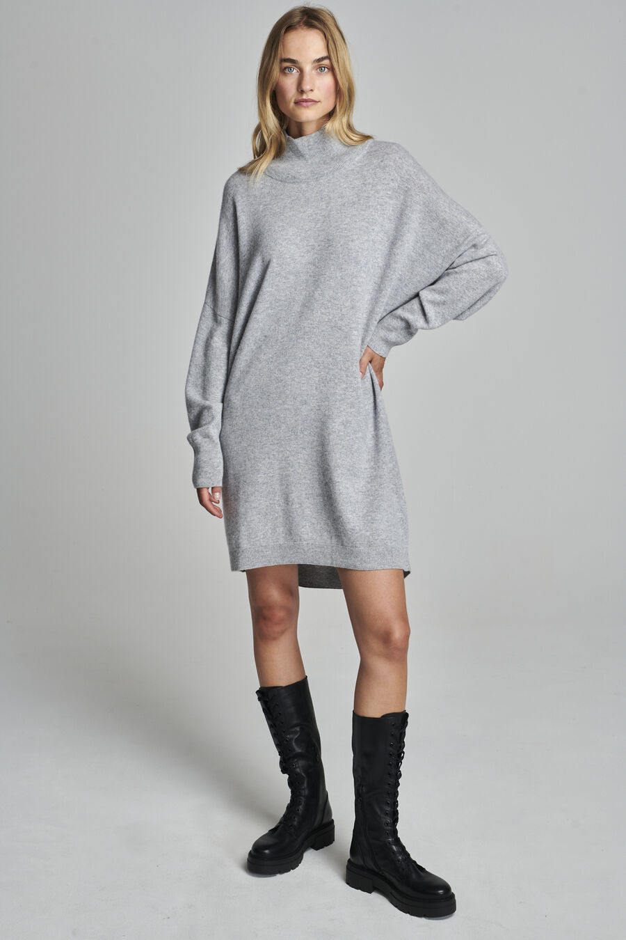 Cashmere jurk met opstaande kraag image number 2