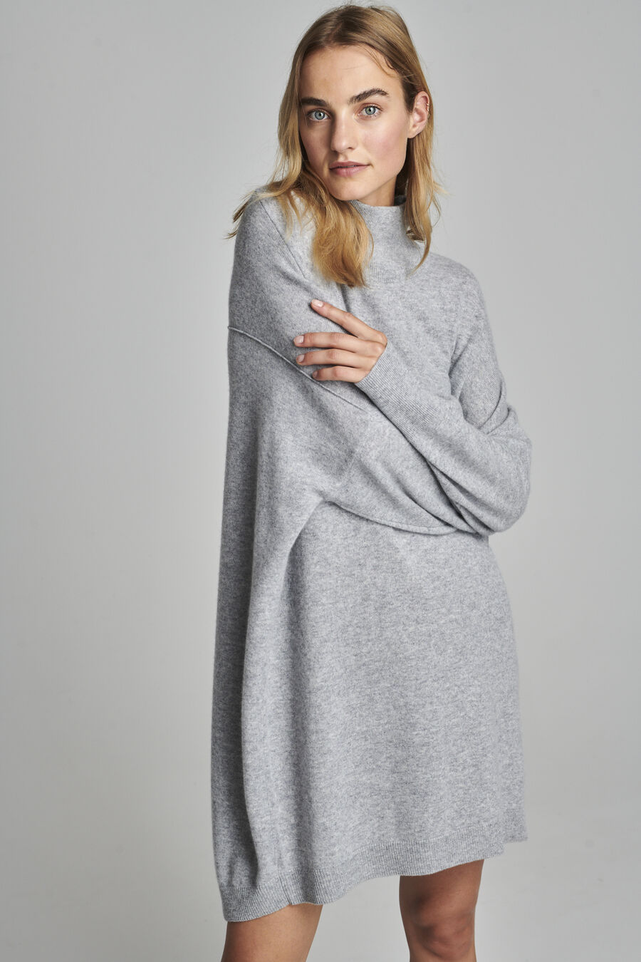 Cashmere jurk met opstaande kraag image number 5
