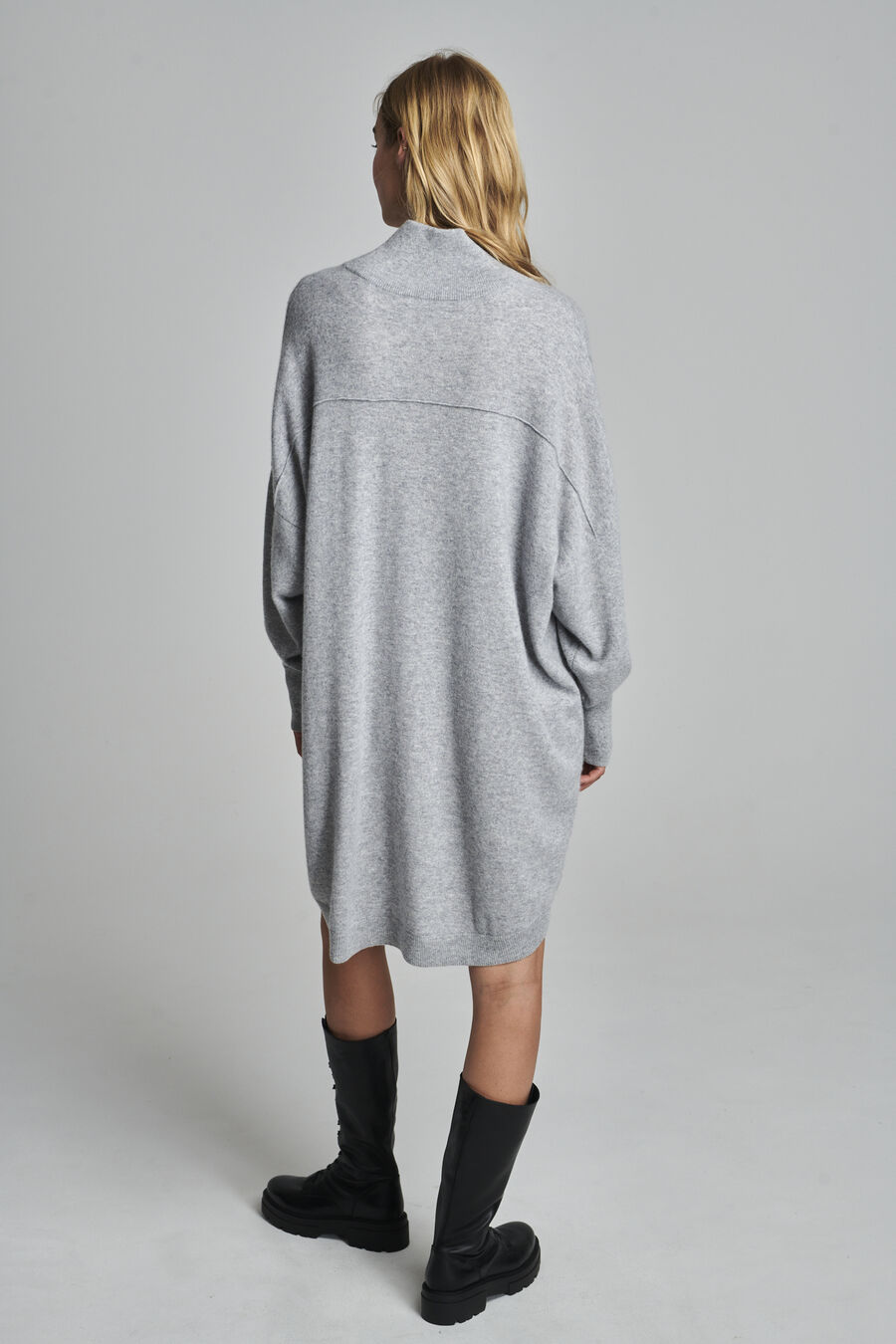 Cashmere jurk met opstaande kraag image number 9