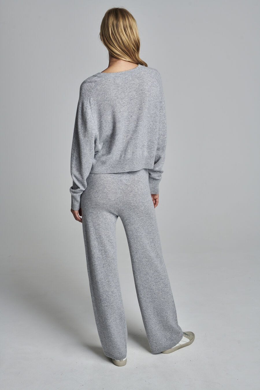 Übergrößer Kaschmirpullover mit Rundhalsausschnitt image number 3
