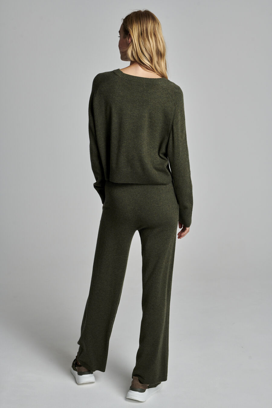Oversized cashmere trui met ronde hals image number 2
