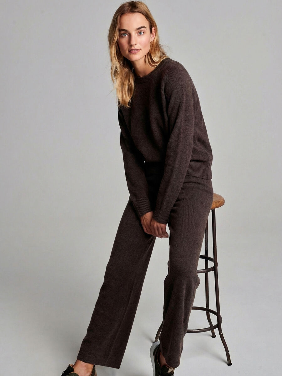 Oversized round neck cashmere sweater image number 3