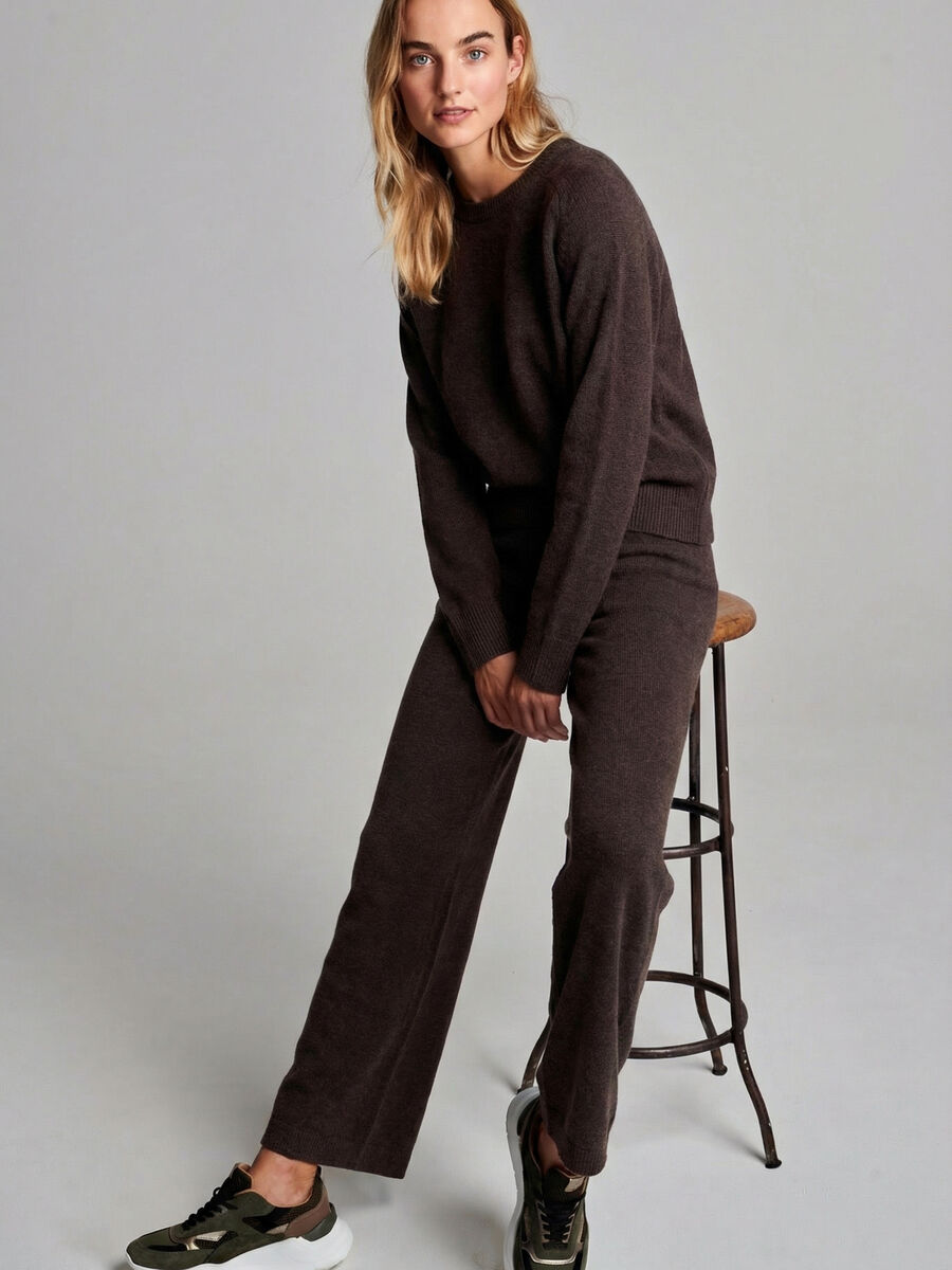 Oversized round neck cashmere sweater image number 4