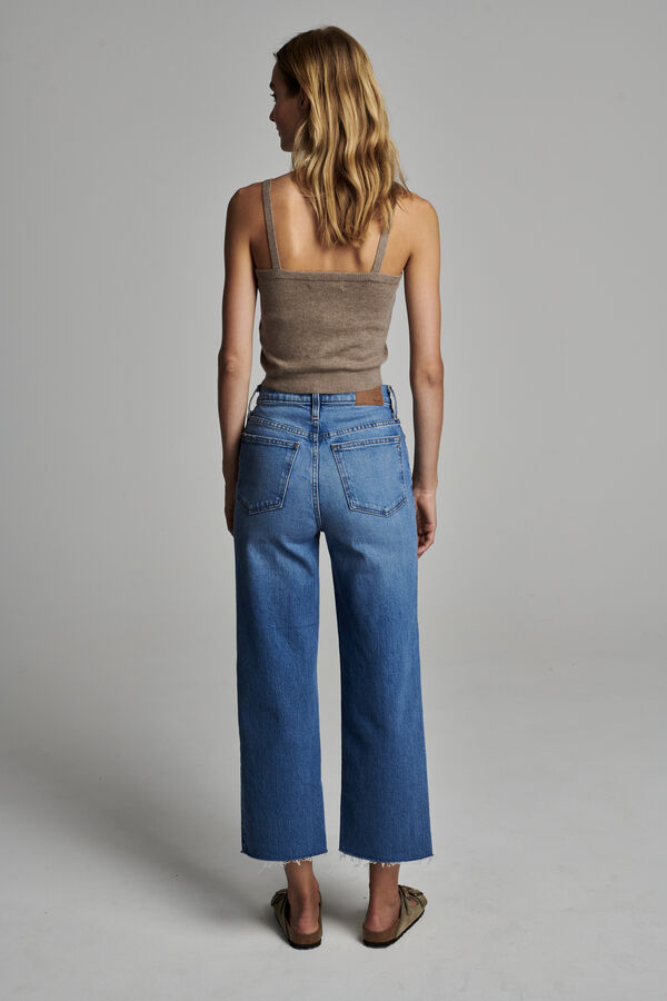 Haut court à bretelles fines en cachemire biologique image number 6