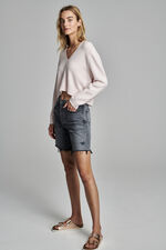 Cropped cashmere sweater with deep V-neck image number 5