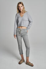 Cropped cashmere sweater with deep V-neck image number 2