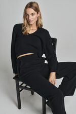 Kurzer Kaschmir-Pullover mit tiefem V-Ausschnitt image number 6