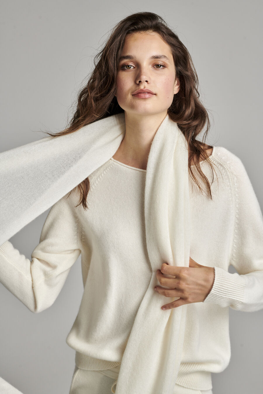 Strickschal aus Bio-Kaschmir image number 3