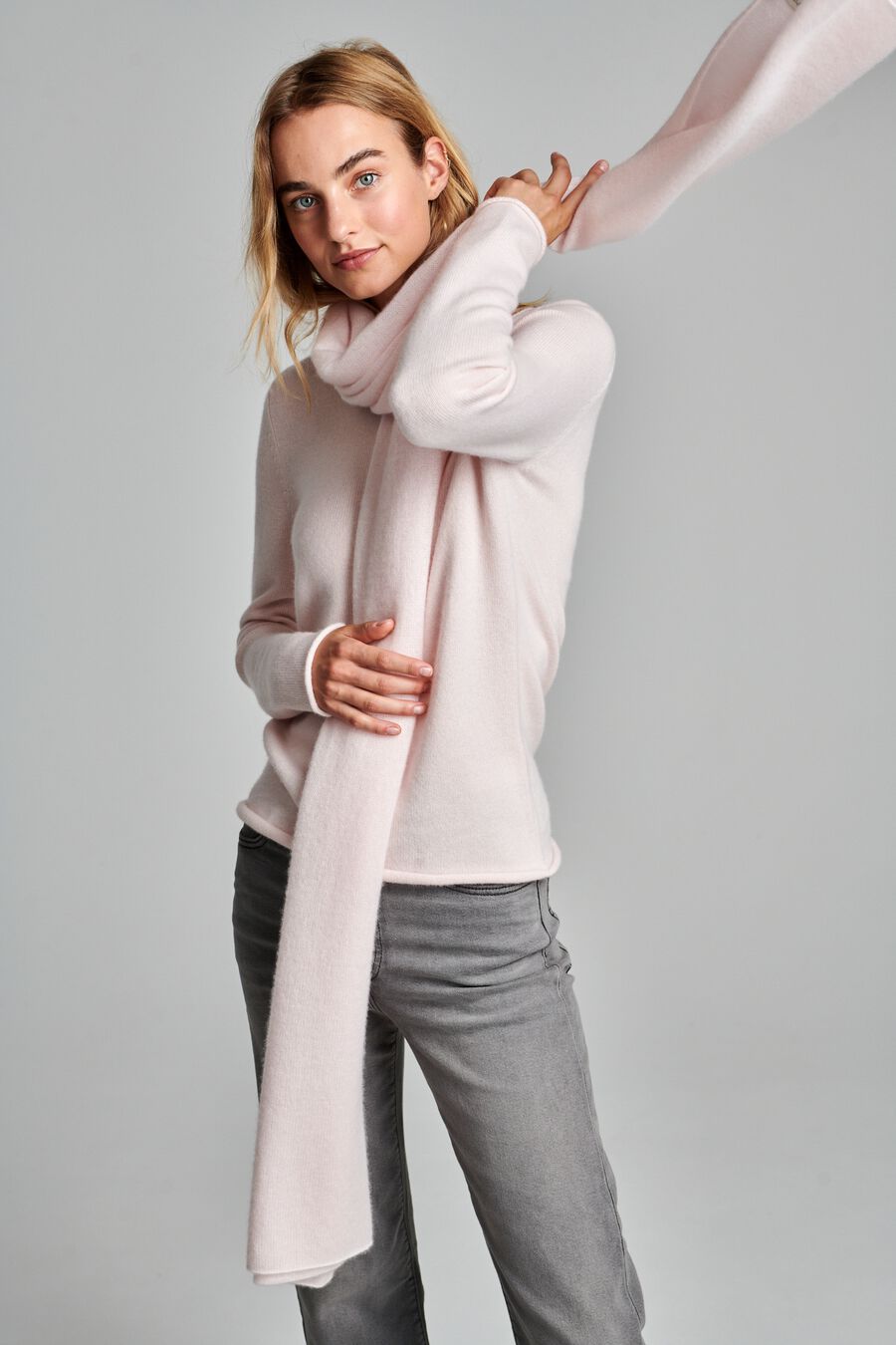 Cashmere scarf image number 0