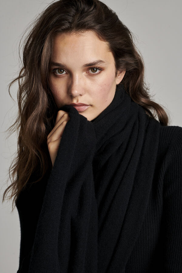 Cashmere scarf
