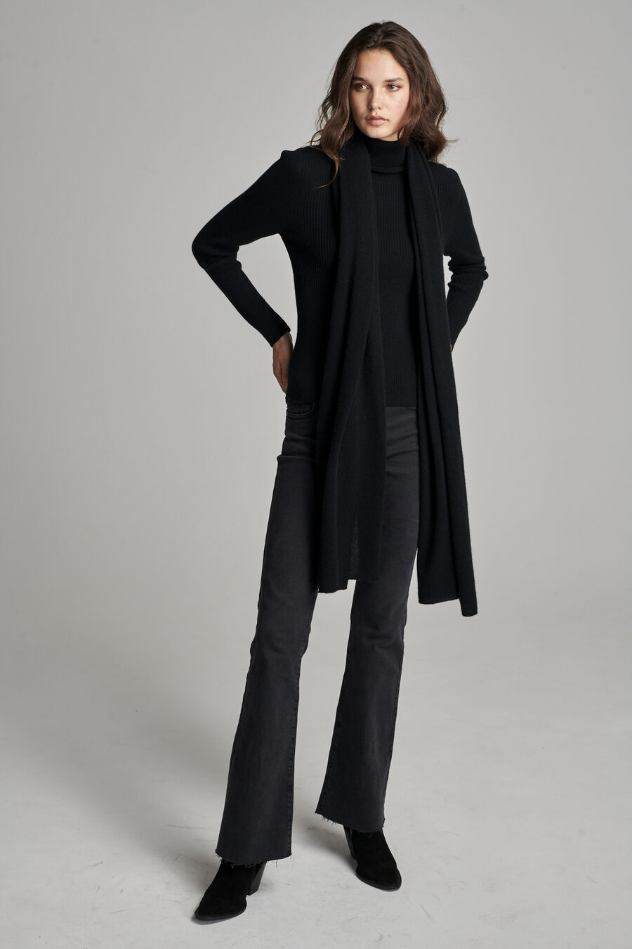 Cashmere scarf image number 3