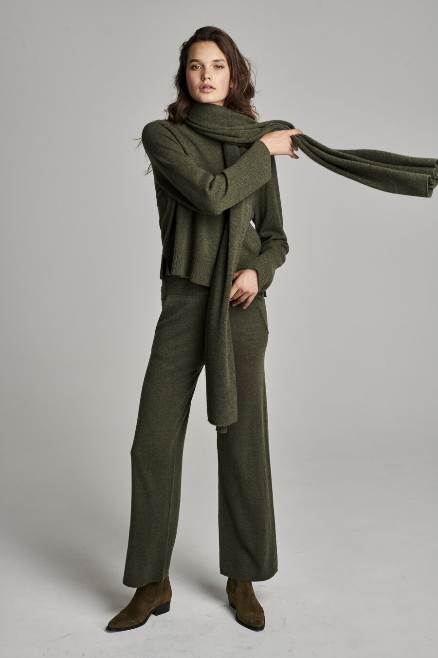 Cashmere scarf image number 2
