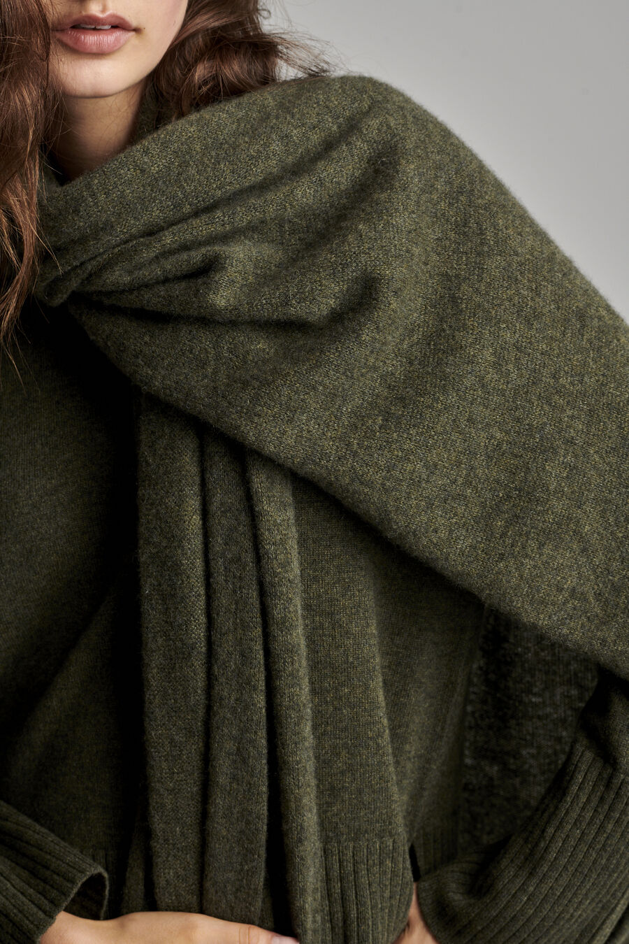 Cashmere scarf image number 4