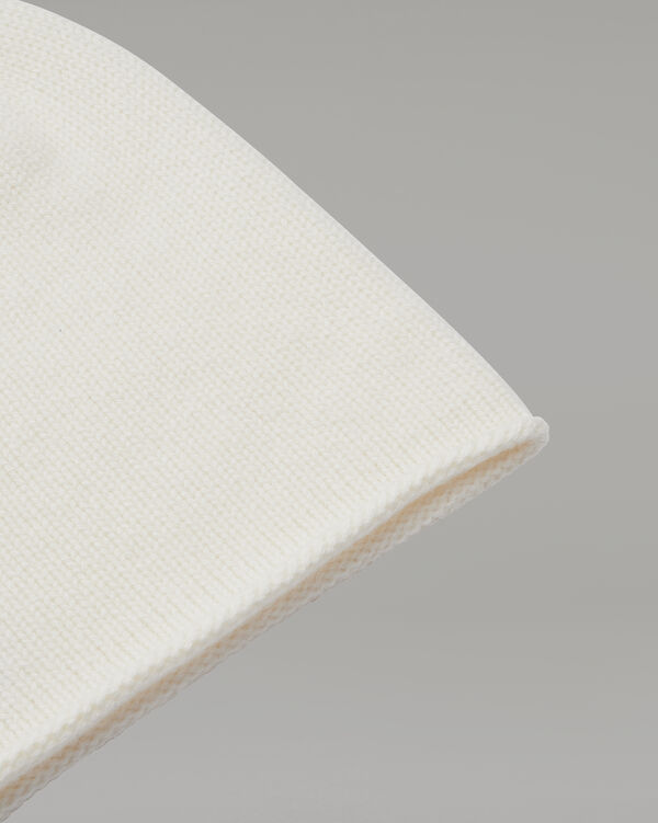Cashmere beanie image number 6