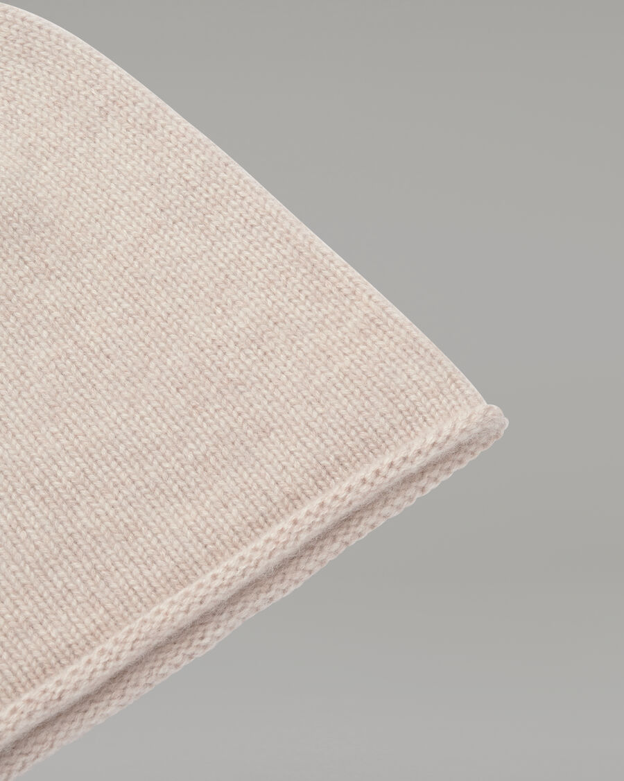 Cashmere beanie image number 4