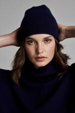 Cashmere beanie image number 1