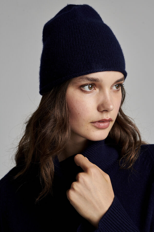 Cashmere beanie image number 42