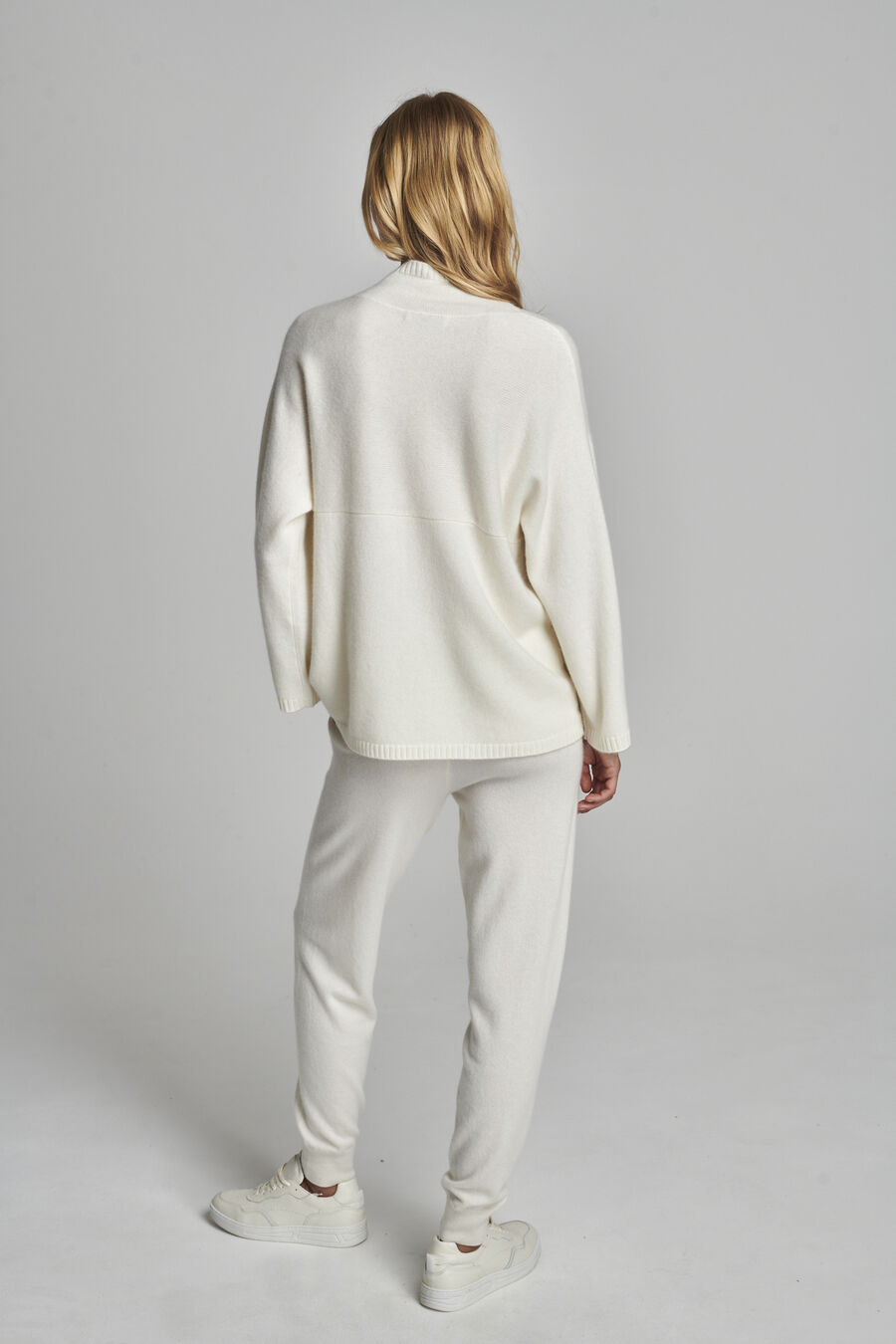 Cashmere joggingbroek image number 2