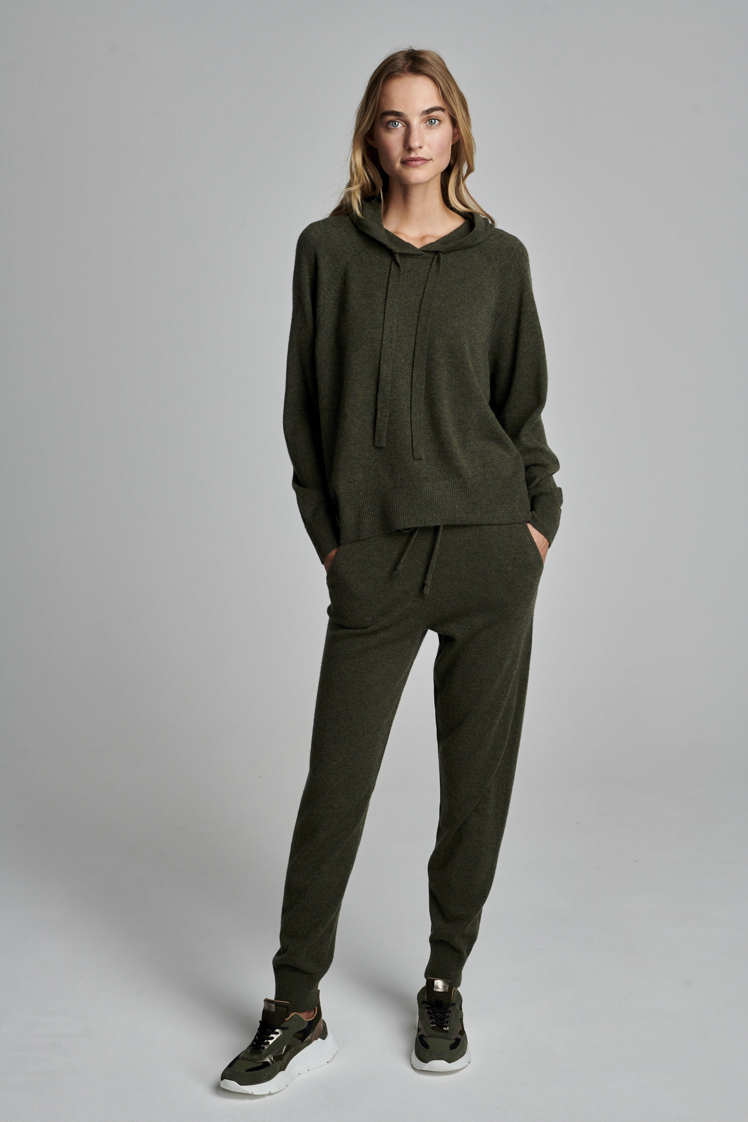 Repeat Cashmere Organic Cashmere Joggers