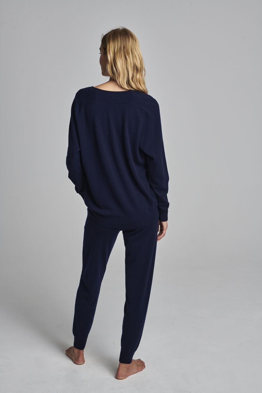 Organic cashmere joggers image number 3