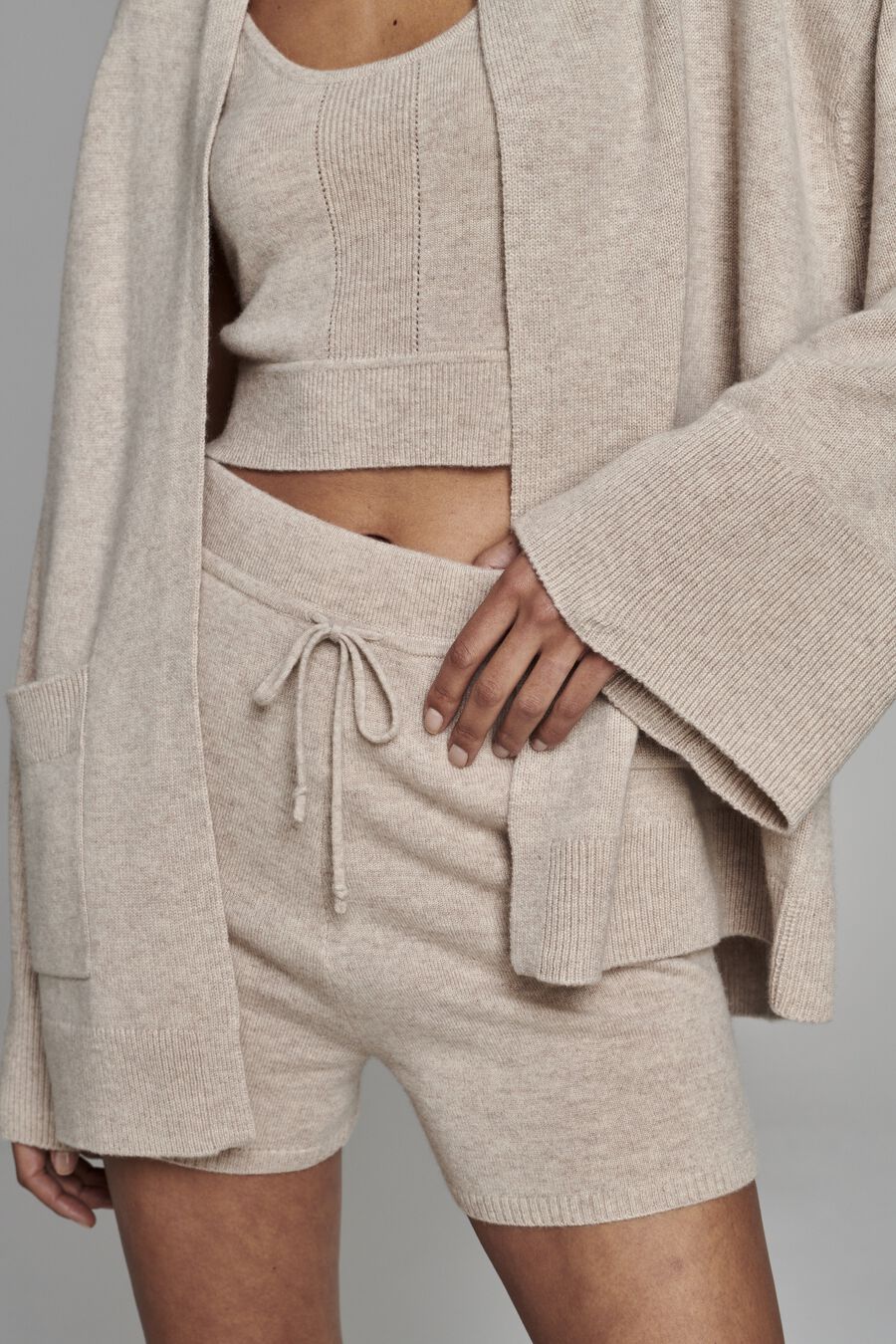 Offene Kaschmir-Strickjacke mit weiten &Auml;rmeln und Taschen image number 1
