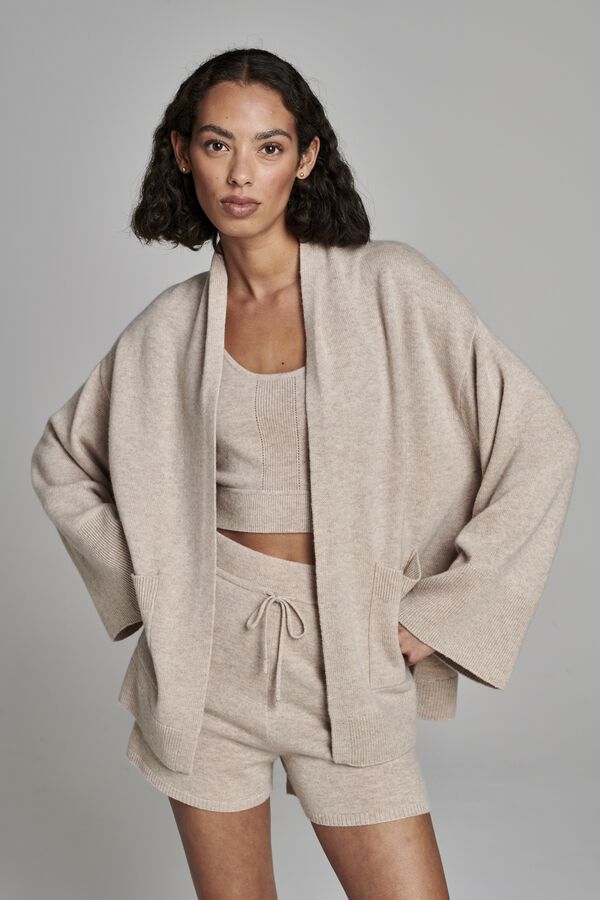 Open cashmere cardigan with wide sleeves and pockets image number 2