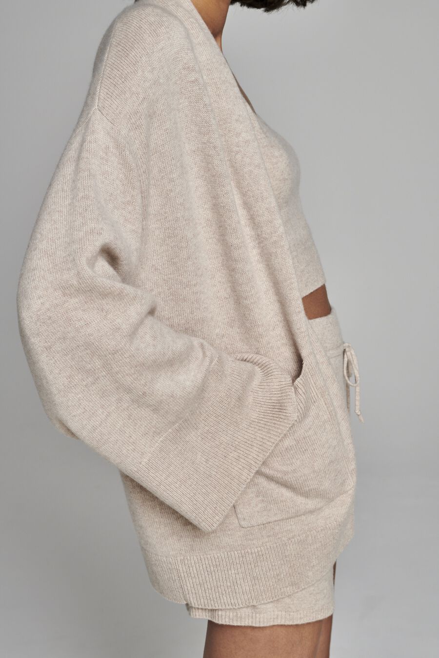 Offene Kaschmir-Strickjacke mit weiten &Auml;rmeln und Taschen image number 3