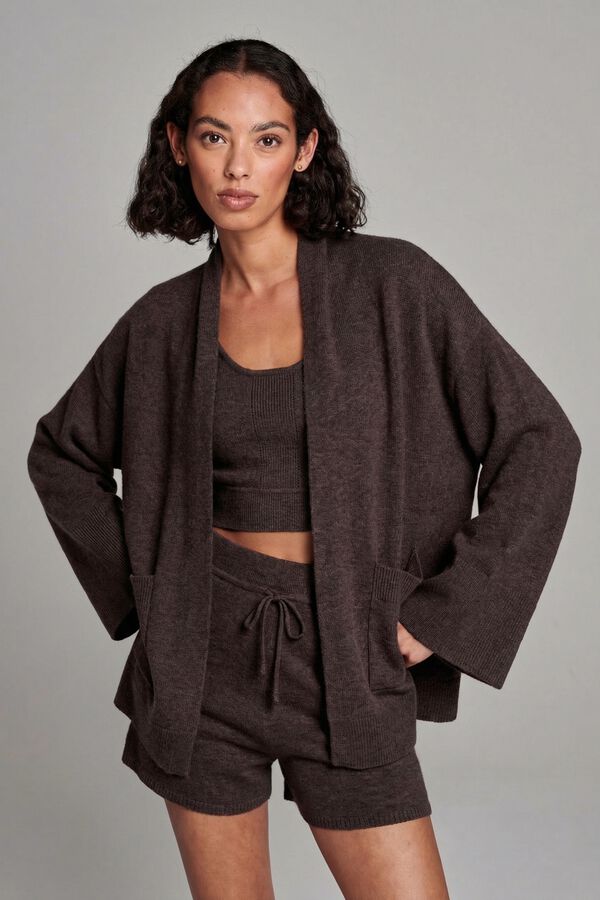Open cashmere cardigan with wide sleeves and pockets