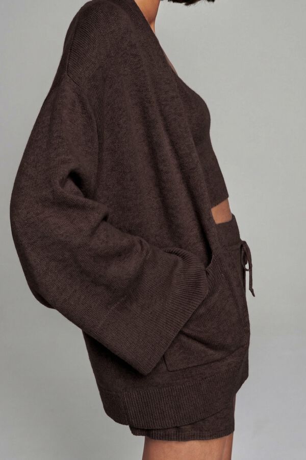 Open cashmere cardigan with wide sleeves and pockets image number 2