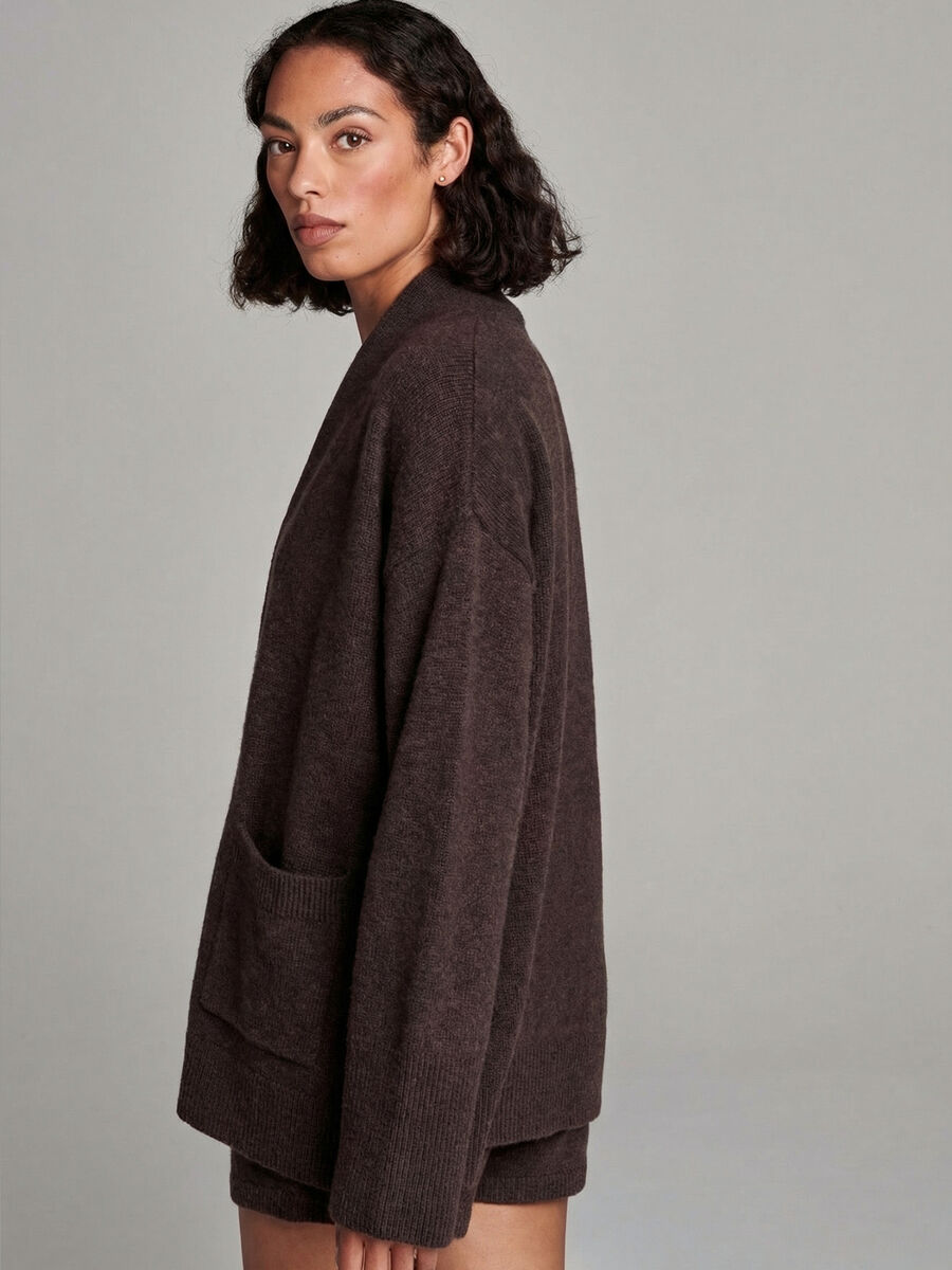Open cashmere cardigan with wide sleeves and pockets image number 3