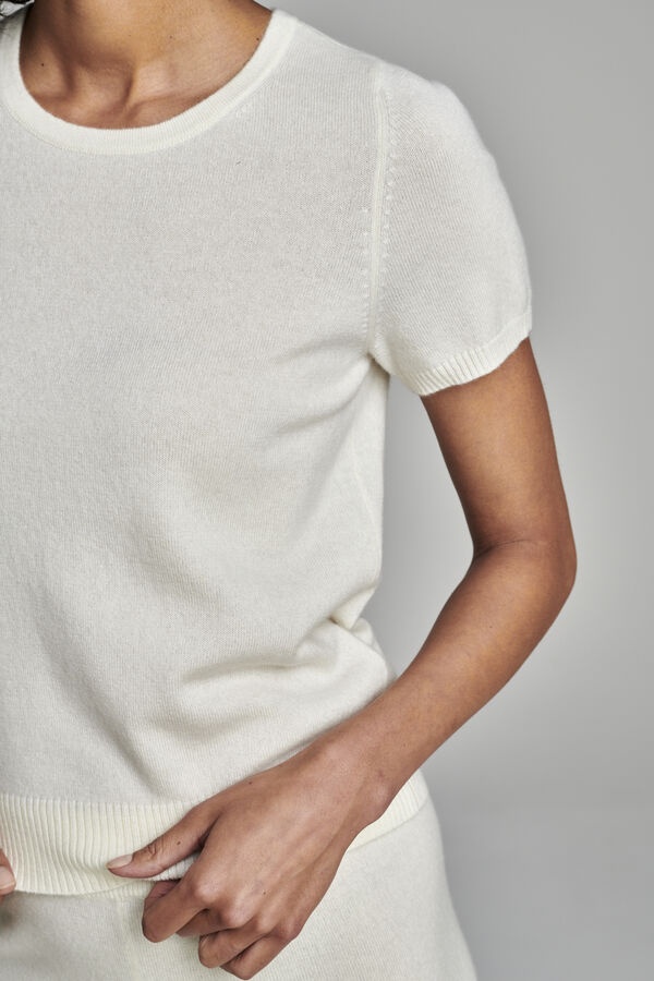 Organic cashmere fine knit short sleeve sweater image number 2