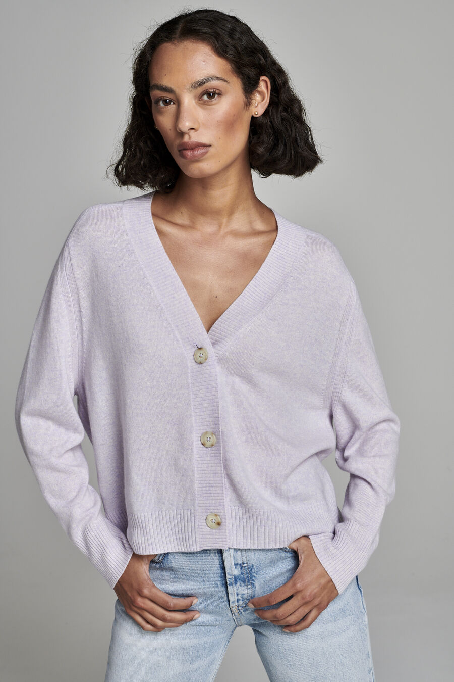 Loose fit kort vest van cashmere met V-hals image number 6