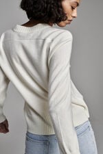 Loose fit cashmere V-neck sweater with ribbed details image number 2