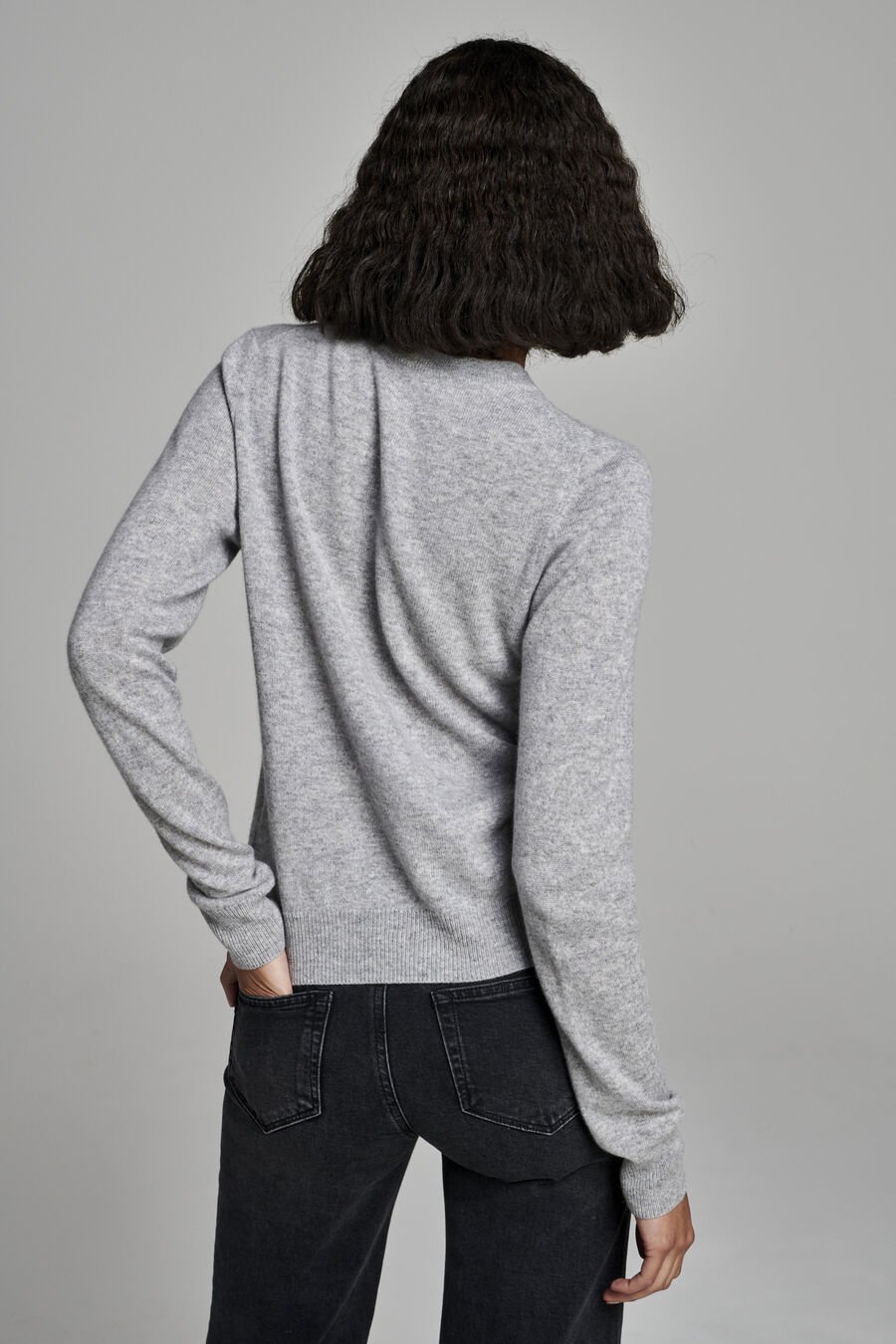 Lässiger Rundhals-Pullover aus Kaschmir image number 2