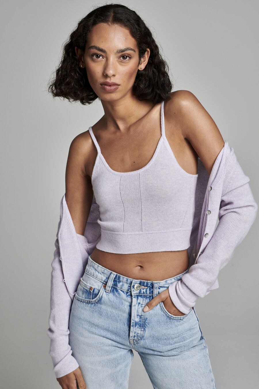 Crop top en cachemire avec détails en pointelle image number 1