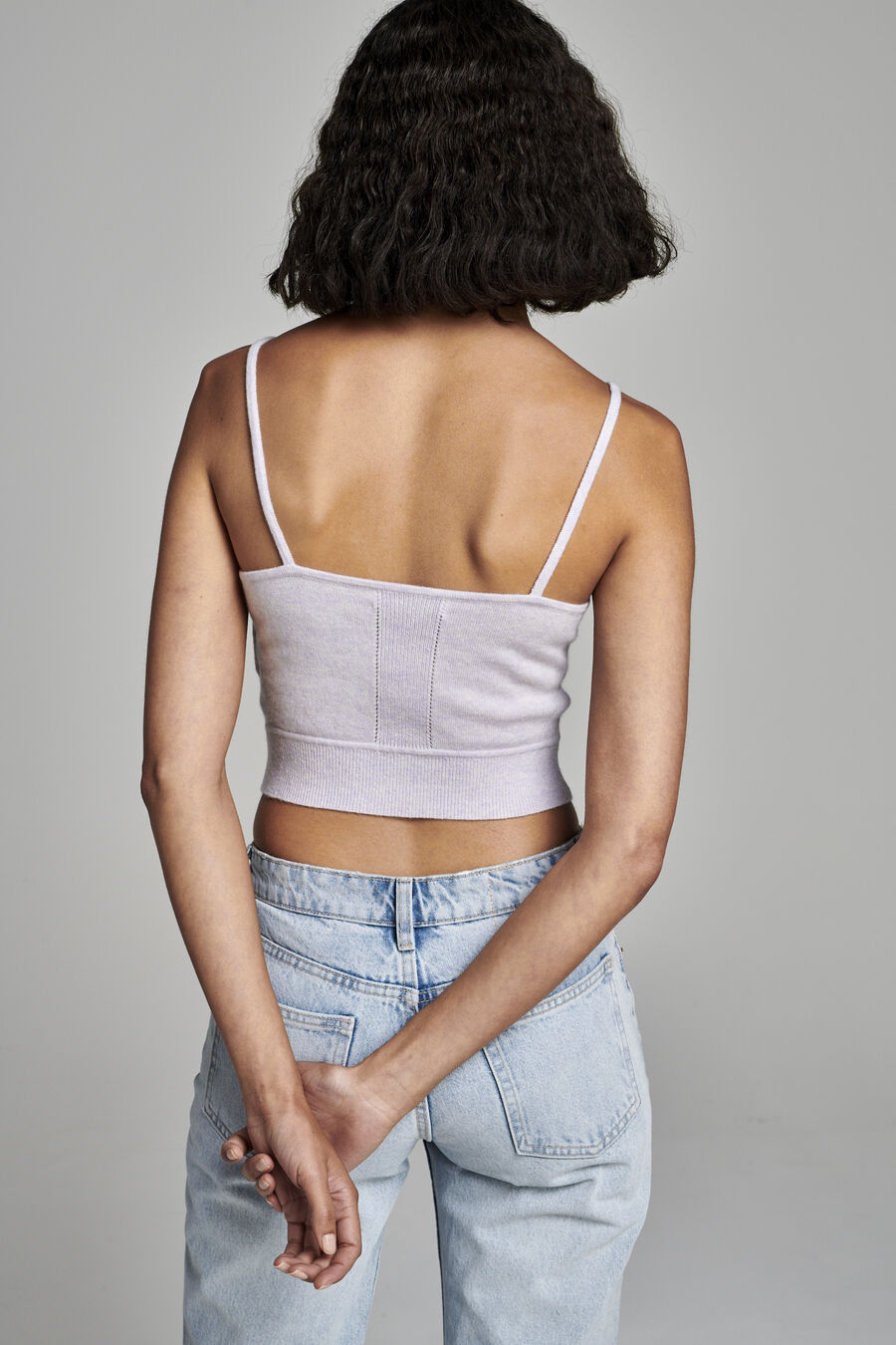Crop top en cachemire avec détails en pointelle image number 3