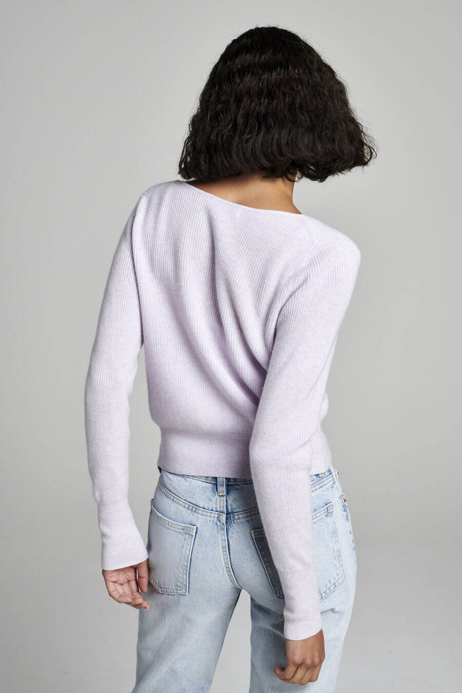 Ripp-Strickjacke mit V-Ausschnitt aus Bio-Kaschmir image number 3