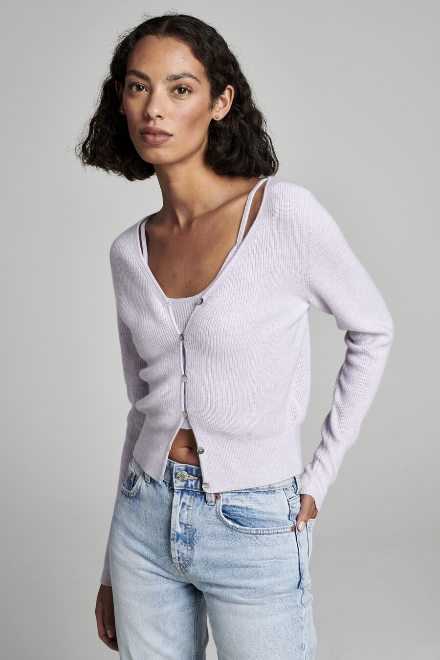 Ripp-Strickjacke mit V-Ausschnitt aus Bio-Kaschmir image number 4