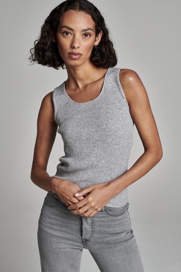 Cashmere tank top met fijngebreid ribpatroon image number 9