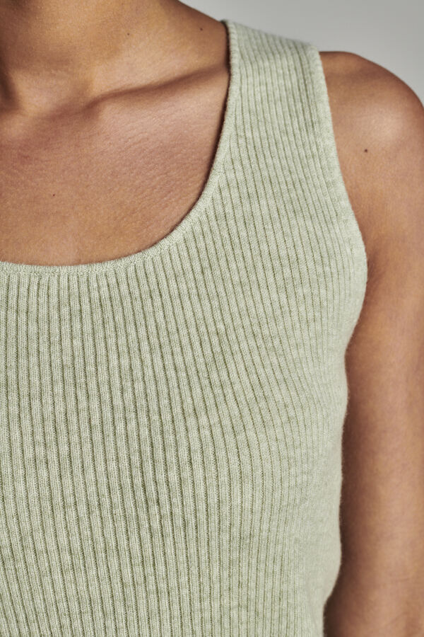 Débardeur en maille fine côtelée en cachemire image number 3