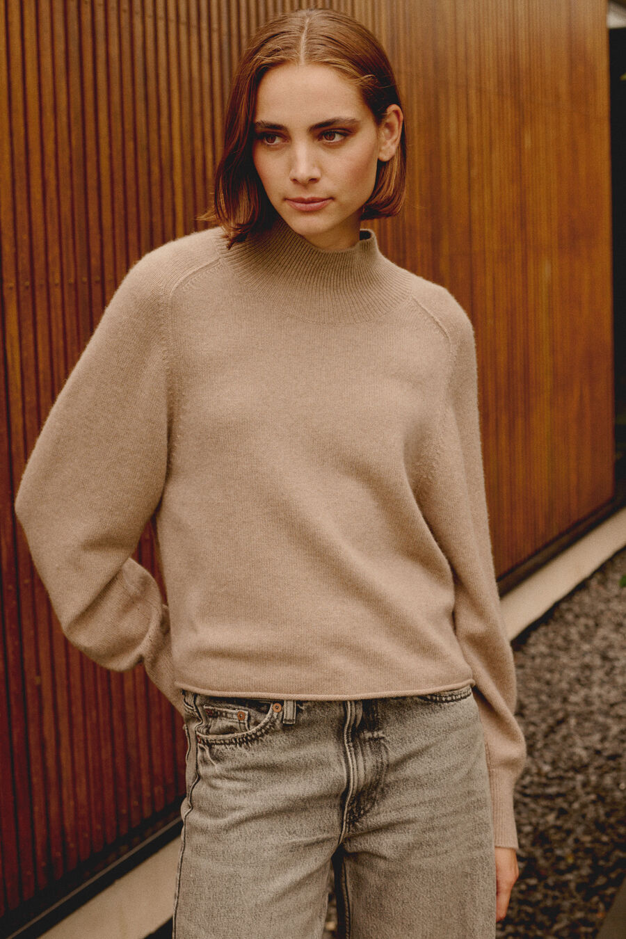 Puff sleeve stand collar cashmere sweater image number 4