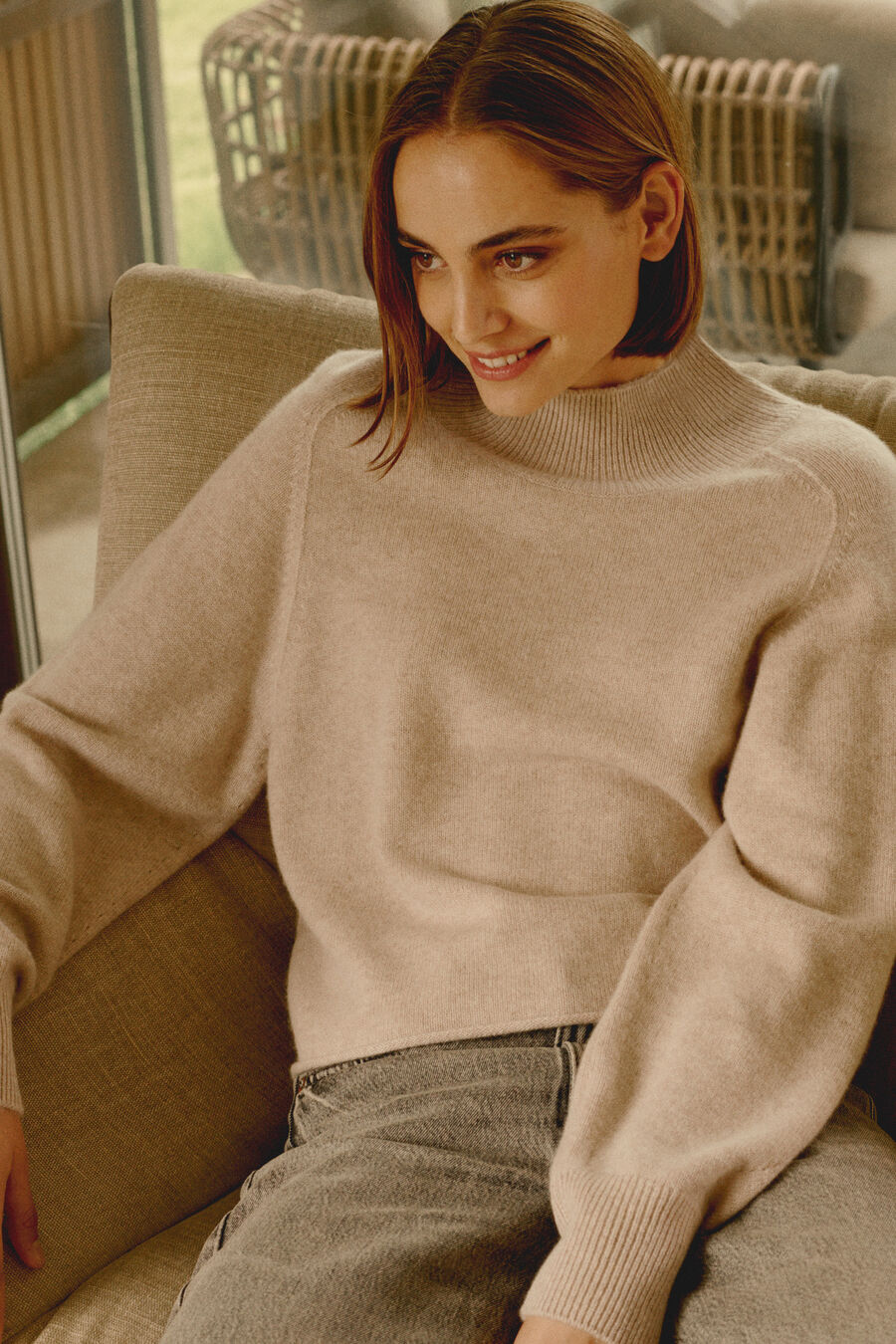 Puff sleeve stand collar cashmere sweater image number 0