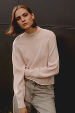 Cashmere trui met opstaande kraag en pofmouwen image number 0