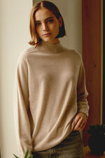Nahtloser gestrickter Stehkragenpullover mit hohem Kragen aus Bio-Kaschmir image number 0