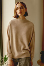 Nahtloser gestrickter Stehkragenpullover mit hohem Kragen aus Bio-Kaschmir image number 4
