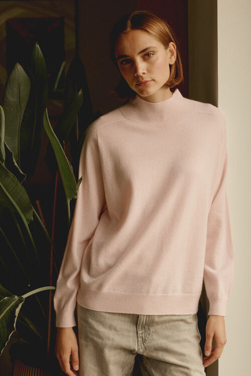 Naadloos gebreide cashmere trui met opstaande kraag