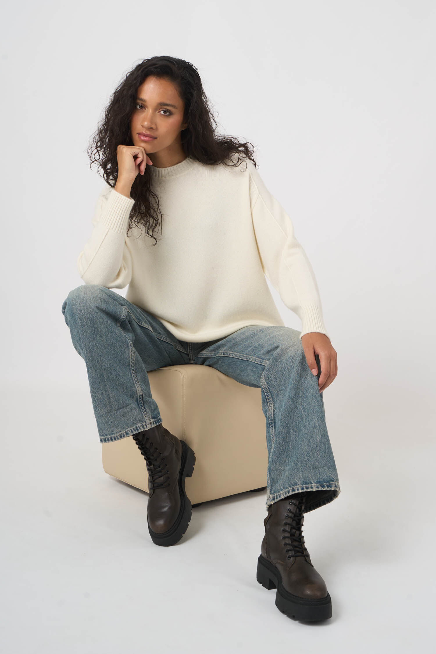 Relaxed fit trui van organisch kasjmier, ronde hals