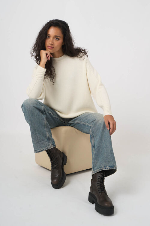 Relaxed fit trui van organisch kasjmier, ronde hals