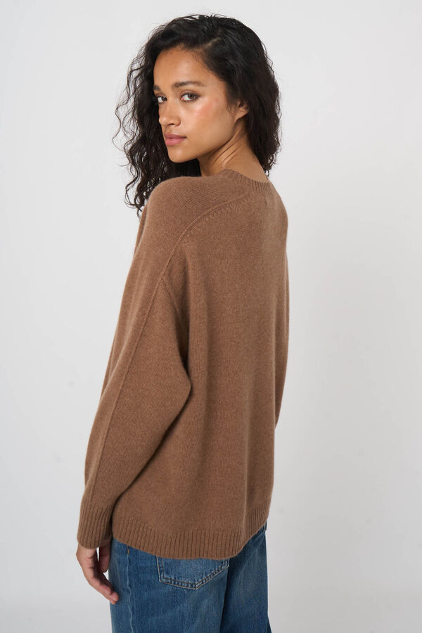 Casual organic cashmere sweater with round neck image number 4