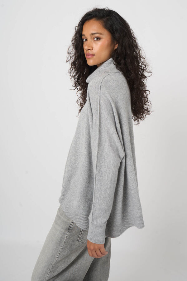 Turtleneck sweater with wide a-line silhouette image number 2